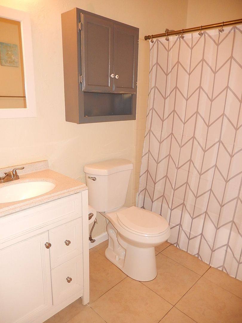 Townhouse for rent at 932 S Lipona Rd, Tallahassee, FL 32304