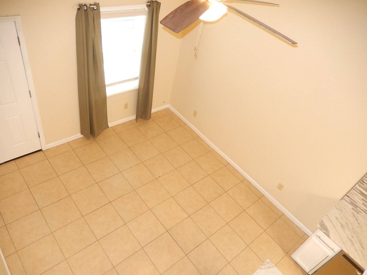 Townhouse for rent at 932 S Lipona Rd, Tallahassee, FL 32304