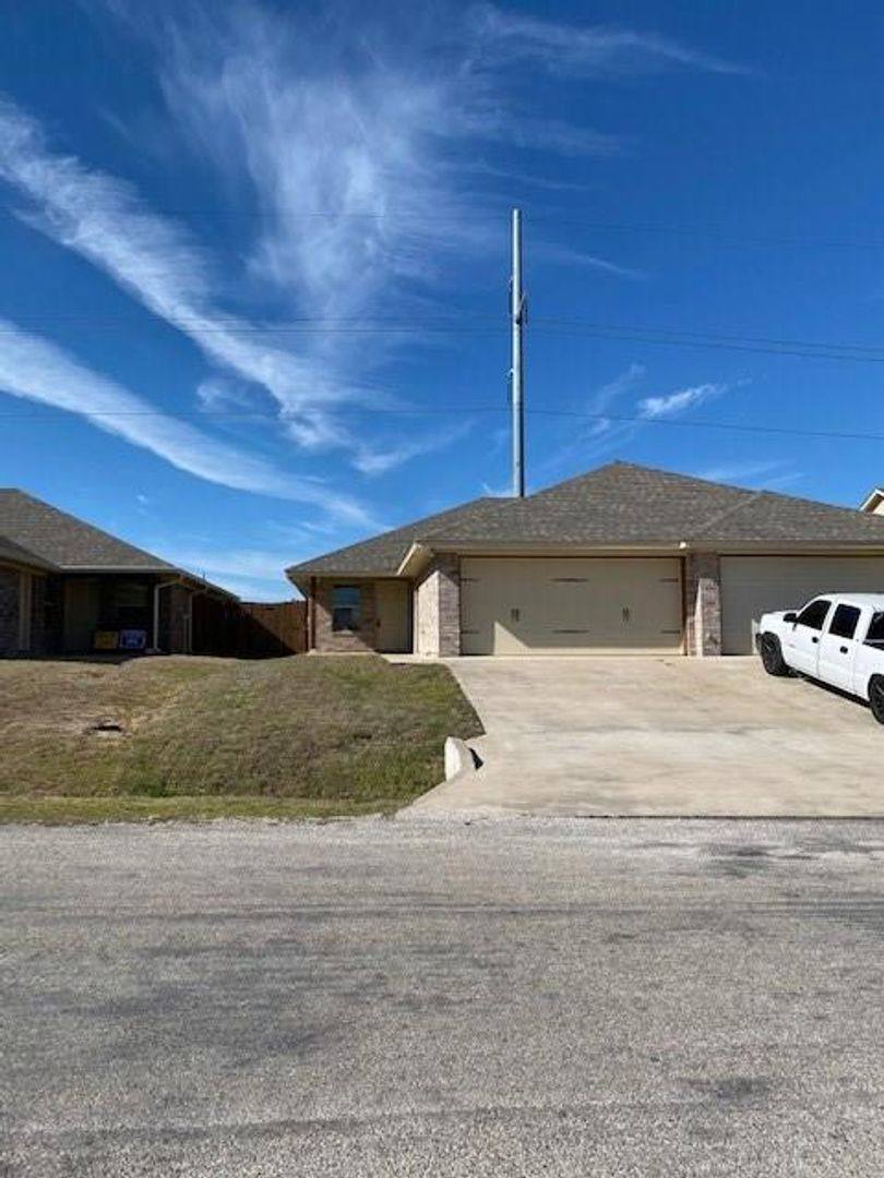 Apartment for rent at 3113 Weave Court, Granbury, TX 76049