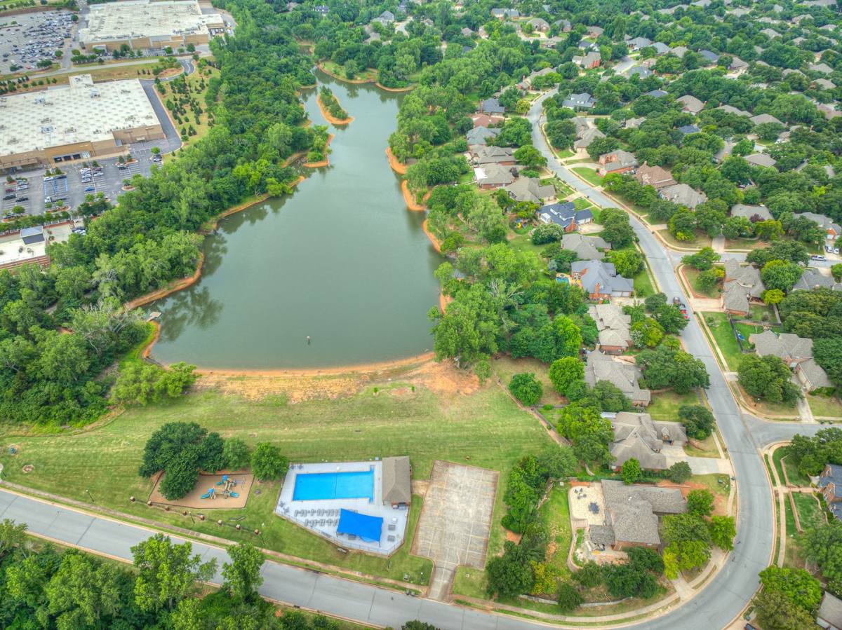 House for rent at 1104 Fox Lake Lane, Edmond, OK 73034