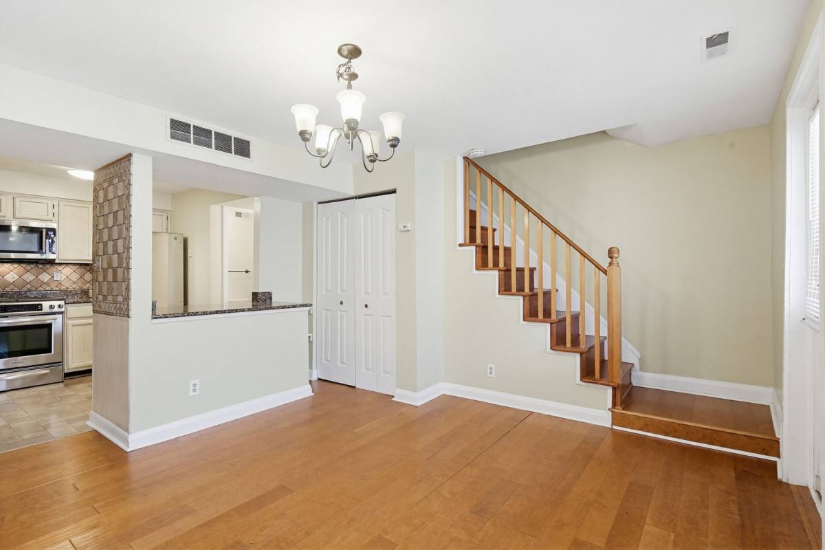 Townhouse for rent at 947 Oella Ave, Ellicott City, MD 21043