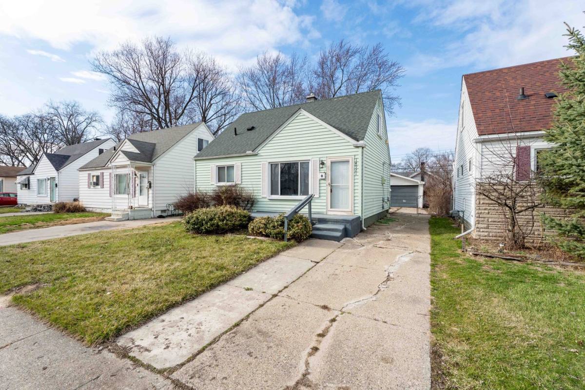 House for rent at 14921 Myola, Warren, MI 48089