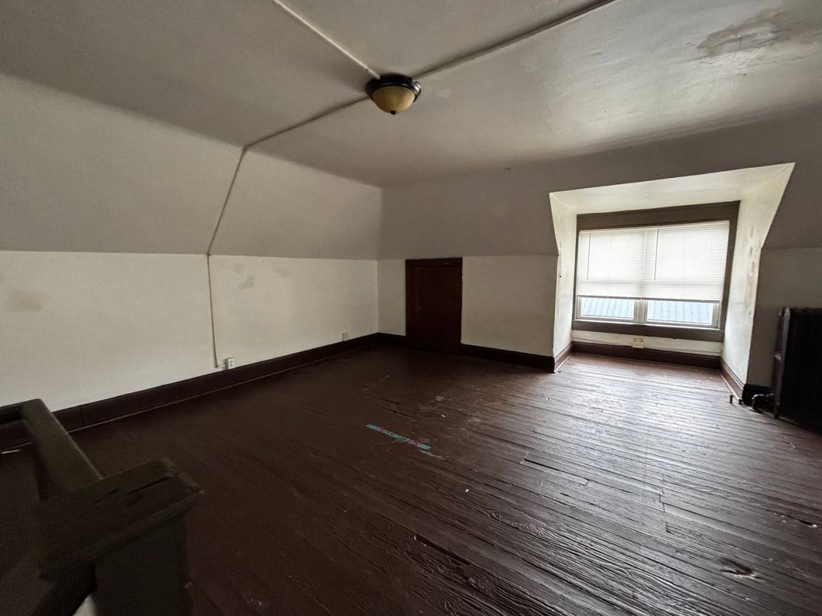 Apartment for rent at 127 W Poplar St, Grove City, PA 16127