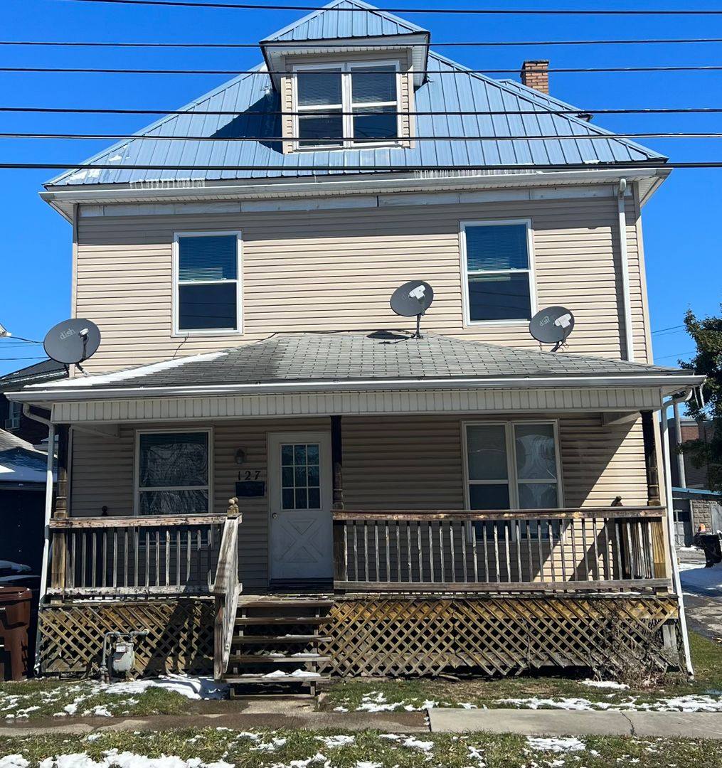 Apartment for rent at 127 W Poplar St, Grove City, PA 16127