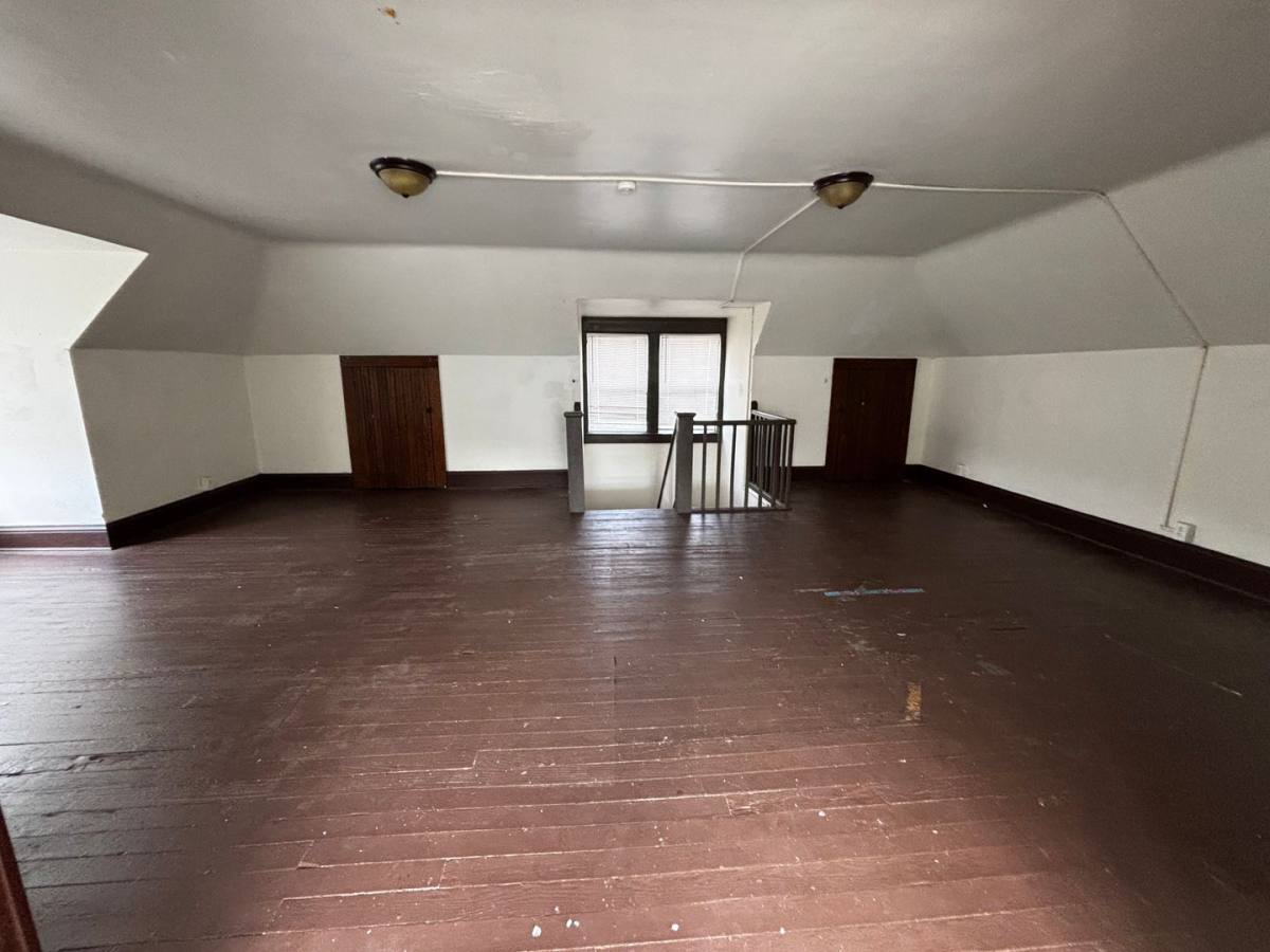 Apartment for rent at 127 W Poplar St, Grove City, PA 16127