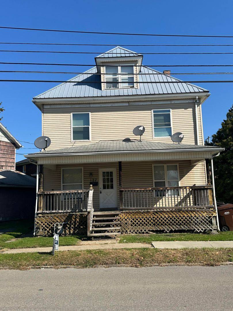 Apartment for rent at 127 W Poplar St, Grove City, PA 16127
