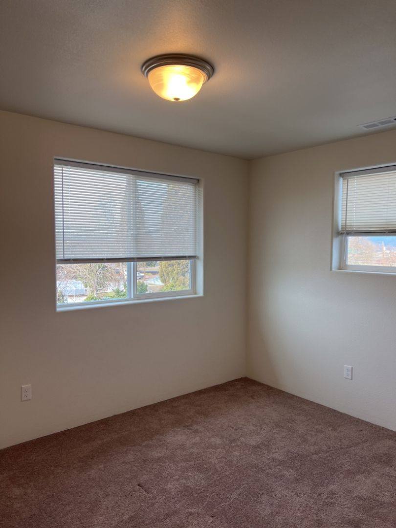 4475 Hamrick Rd, Central Point, OR 97502 - Apartment for Rent - Image 6