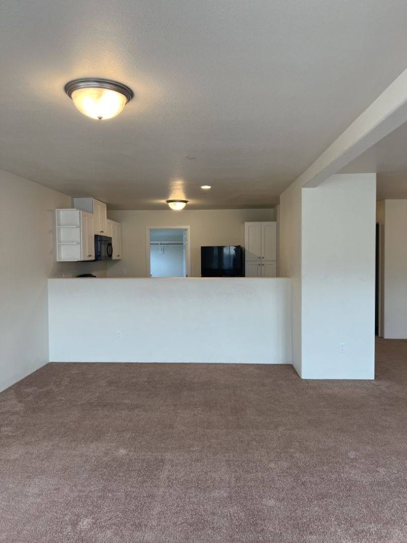 4475 Hamrick Rd, Central Point, OR 97502 - Apartment for Rent - Image 3