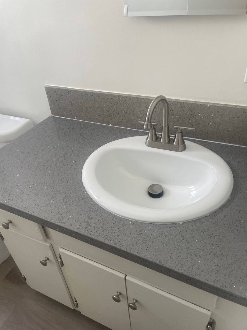 Apartment for rent at 15509-15513 Victory Blvd, Van Nuys, CA 91406