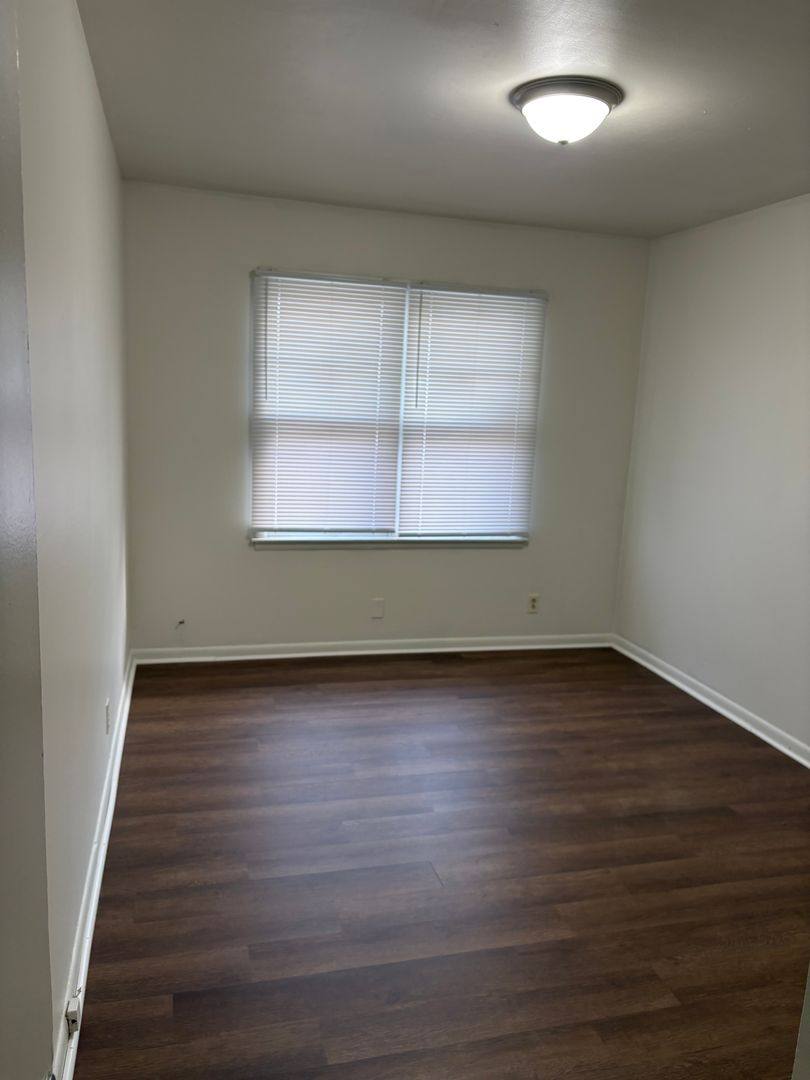Townhouse for rent at 4407 E Linwood Blvd, Kansas City, MO 64128