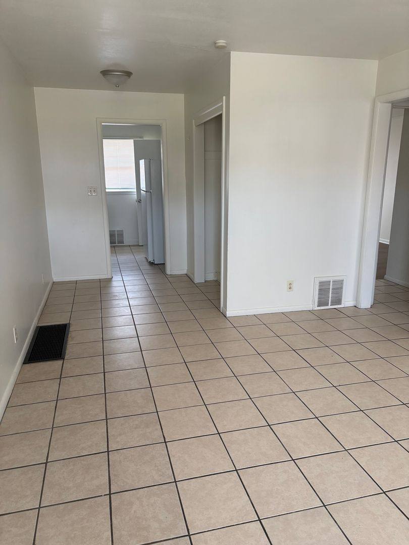 Townhouse for rent at 4407 E Linwood Blvd, Kansas City, MO 64128