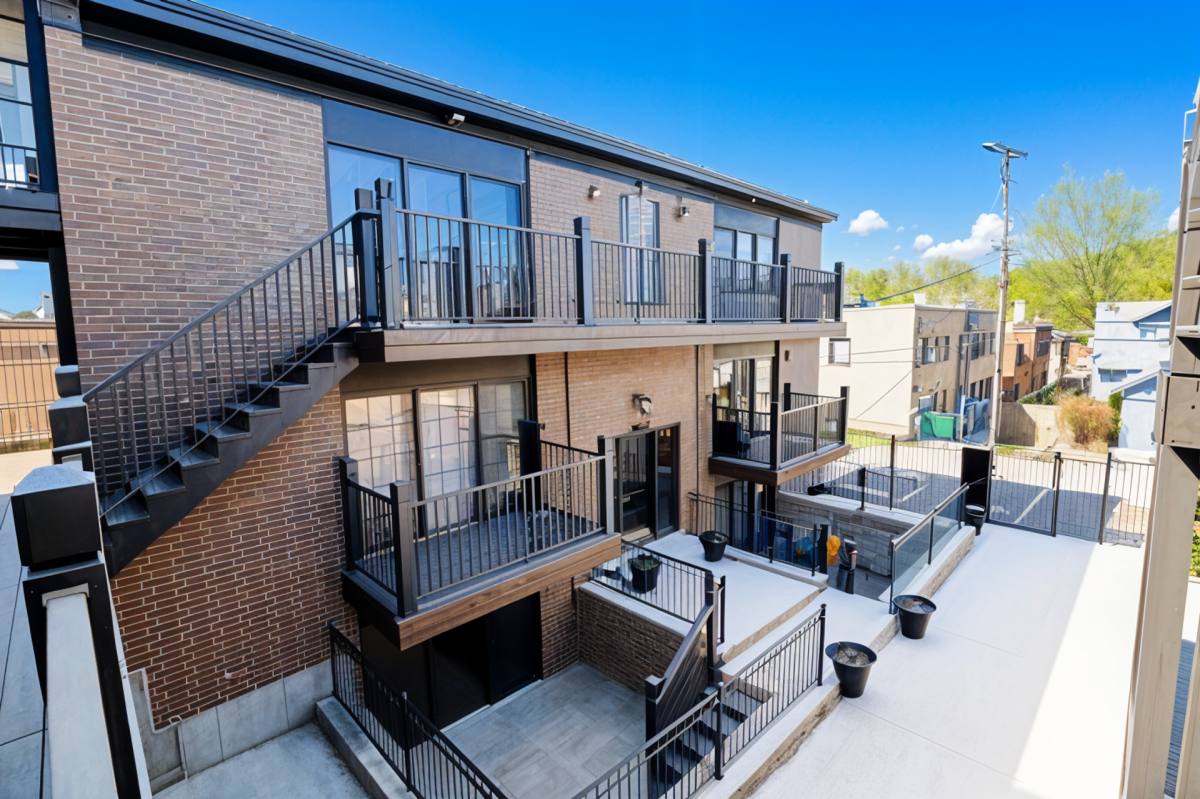 Apartment for rent at 4440 Jarboe St, Kansas City, MO 64111