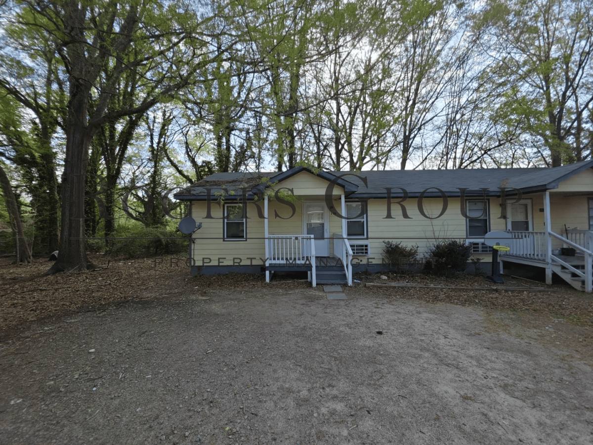 Apartment for rent at 102-104 Carter St, Henderson, NC 27536