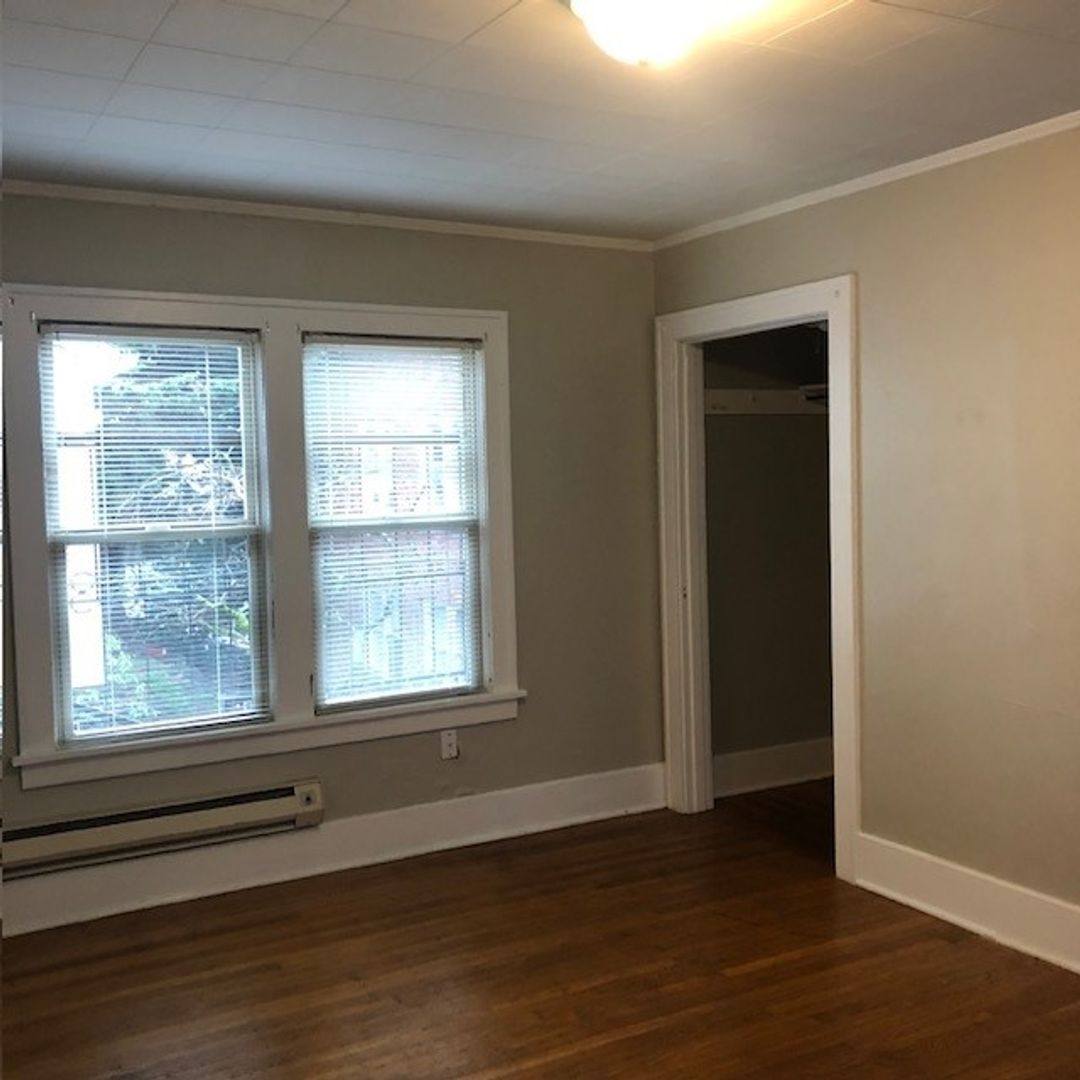 Apartment for rent at 406 Summit E, Seattle, WA 98102