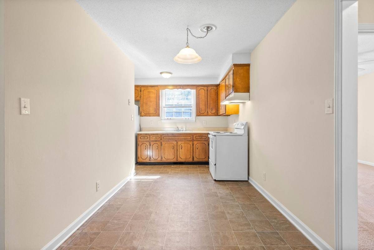 Townhouse for rent at 72 Current St, Clarksville, TN 37040