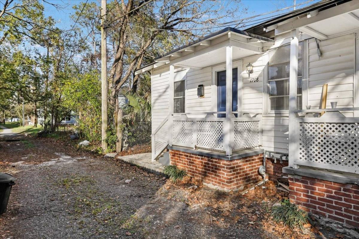 Apartment for rent at 1708 Lennox Court, Savannah, GA 31404