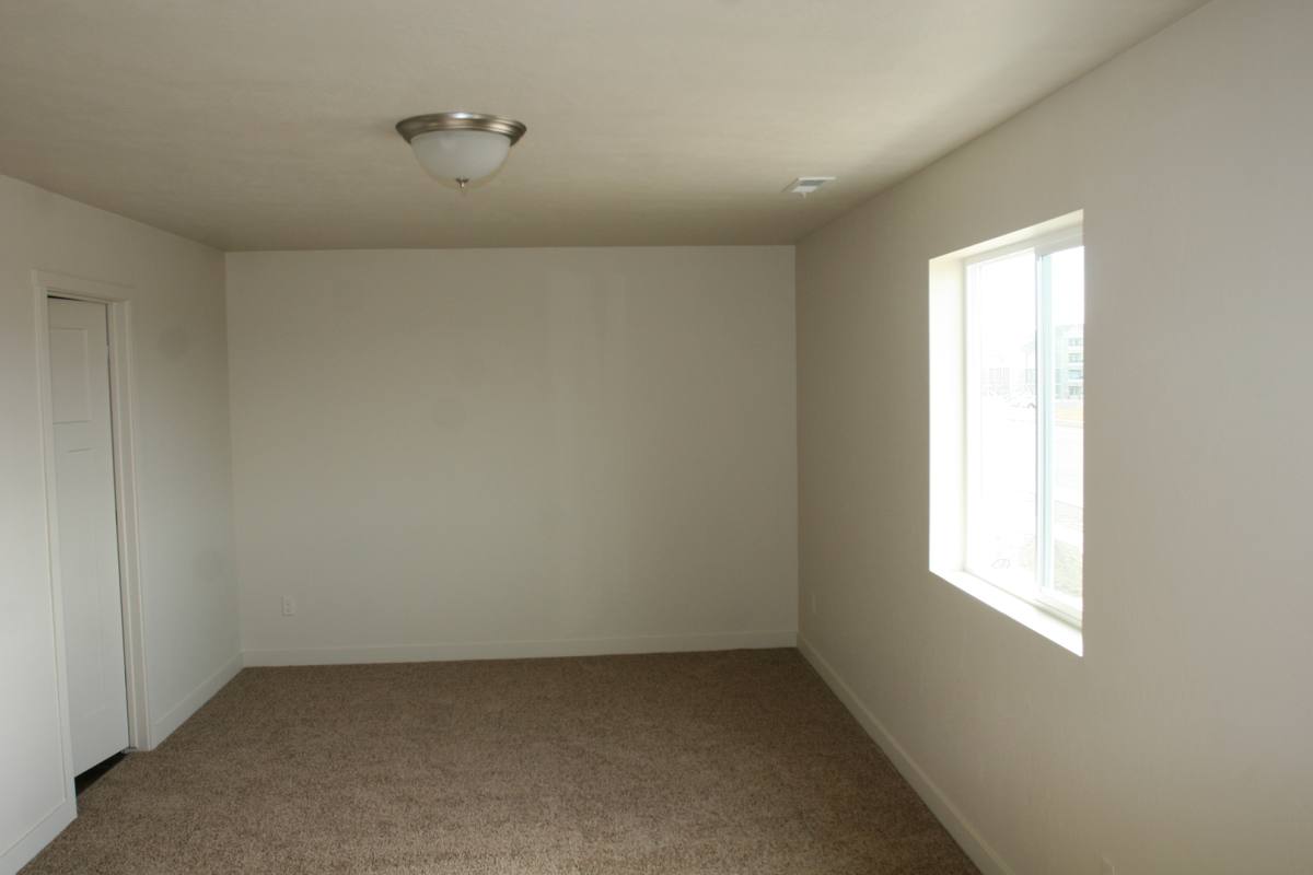 Townhouse for rent at 215 N 680 E, Orem, UT 84058