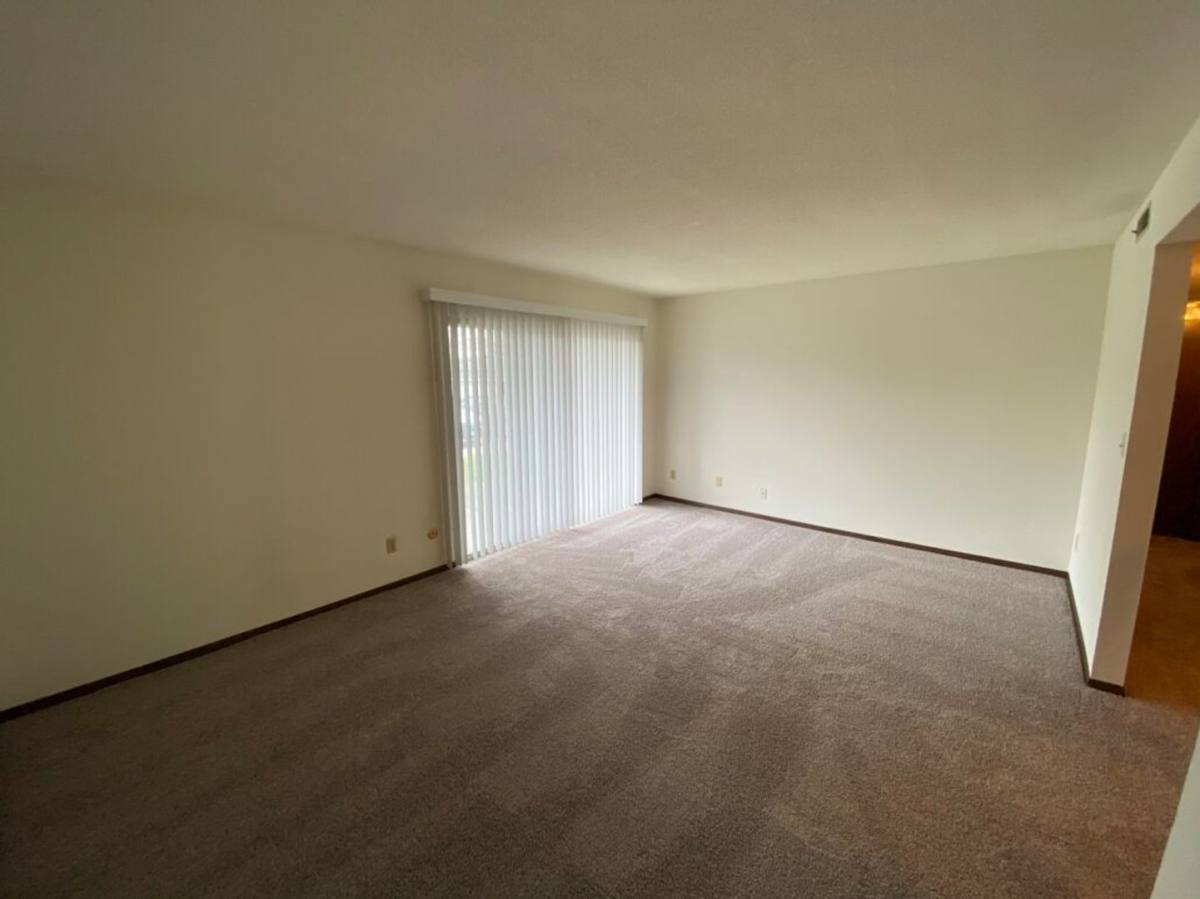 Apartment for rent at 935 W Loire Court, Peoria, IL 61614