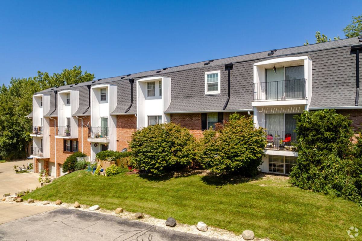 Apartment for rent at 935 W Loire Court, Peoria, IL 61614