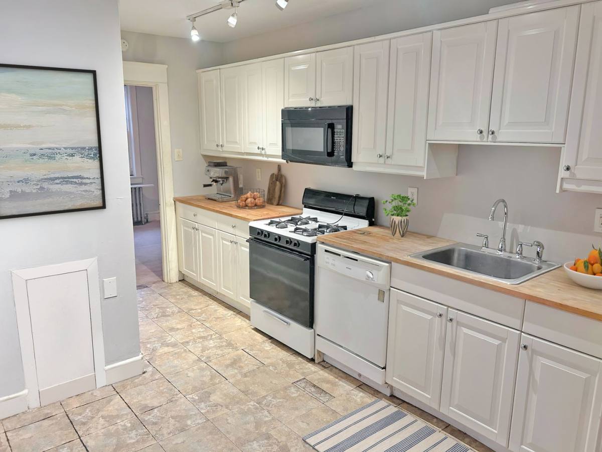 Apartment for rent at 125 Ardmore Ave, Ardmore, PA 19003