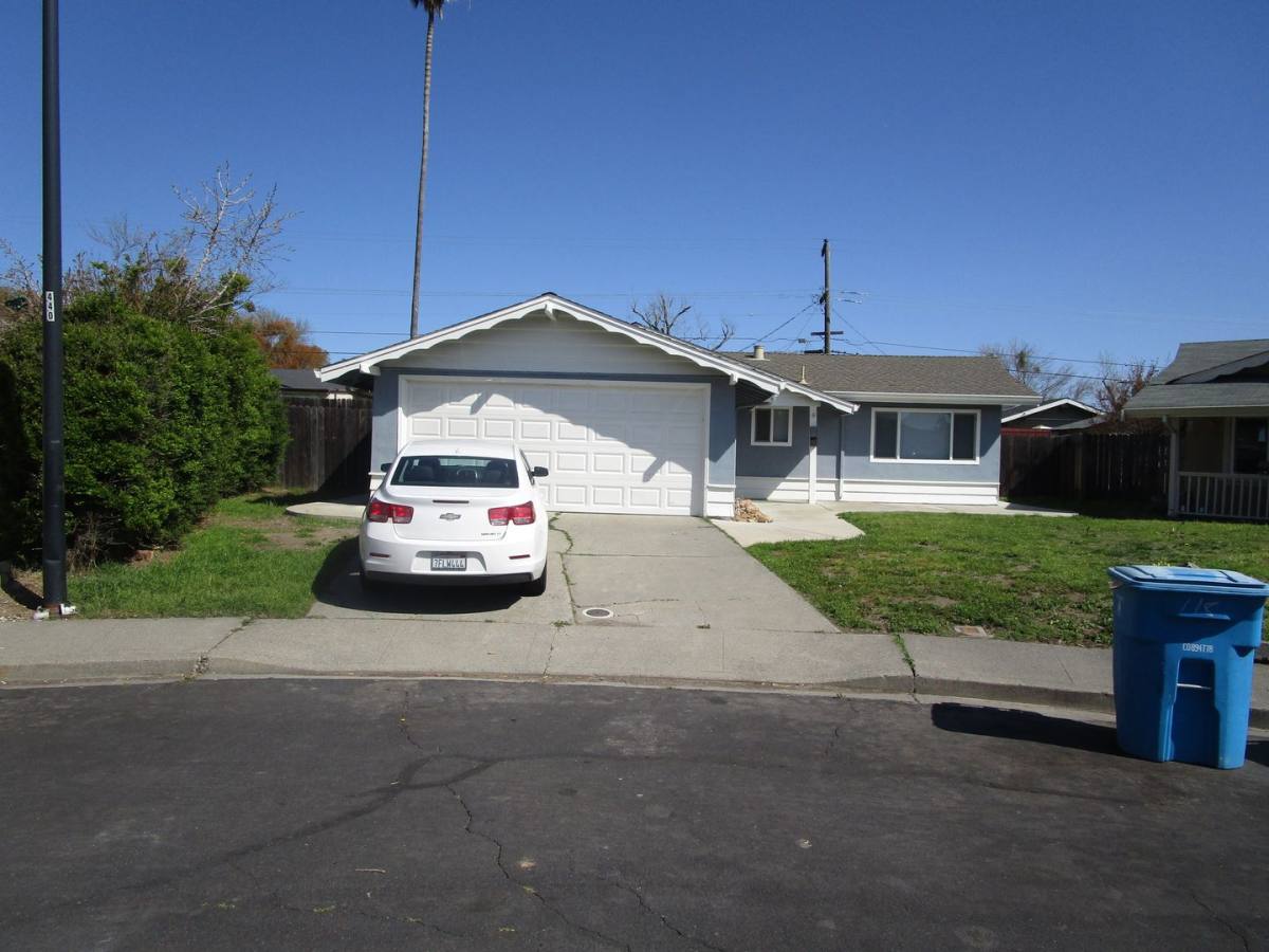 House for rent at 124 San Carlos Court, Vacaville, CA 95688