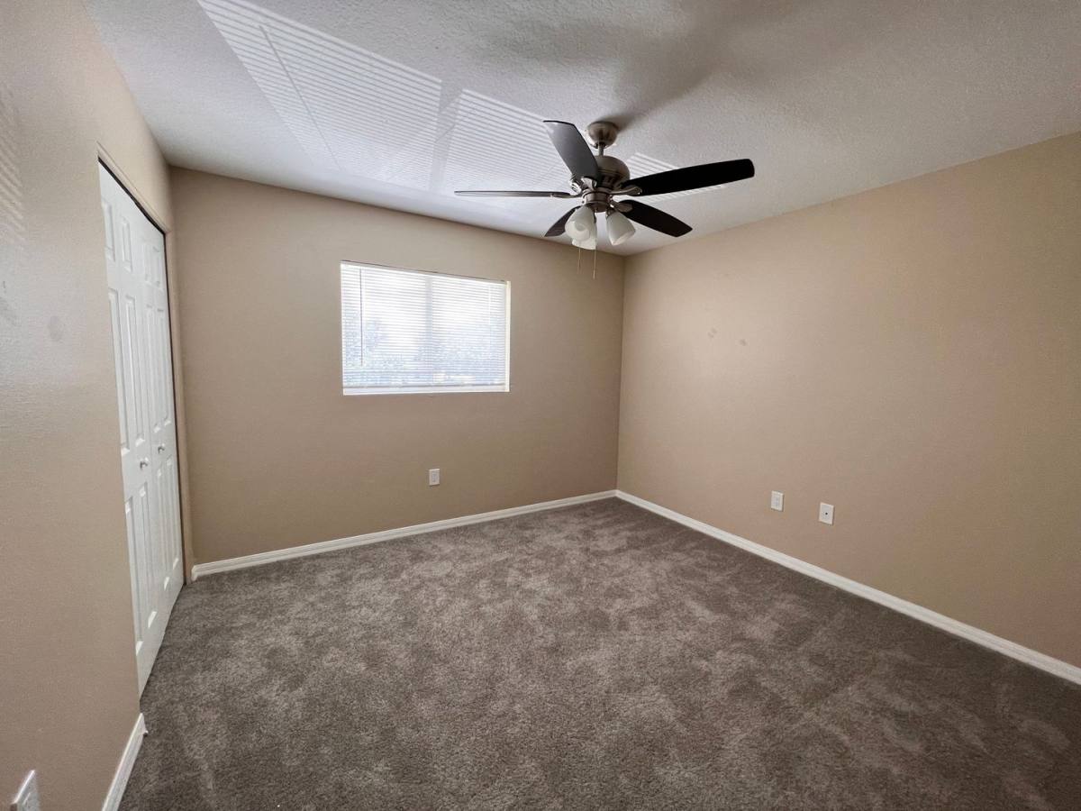 Apartment for rent at 1007 57th Ave W, Bradenton, FL 34207