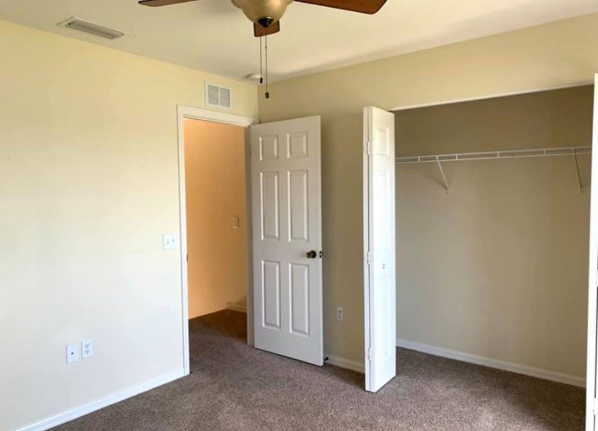 Apartment for rent at 1007 57th Ave W, Bradenton, FL 34207