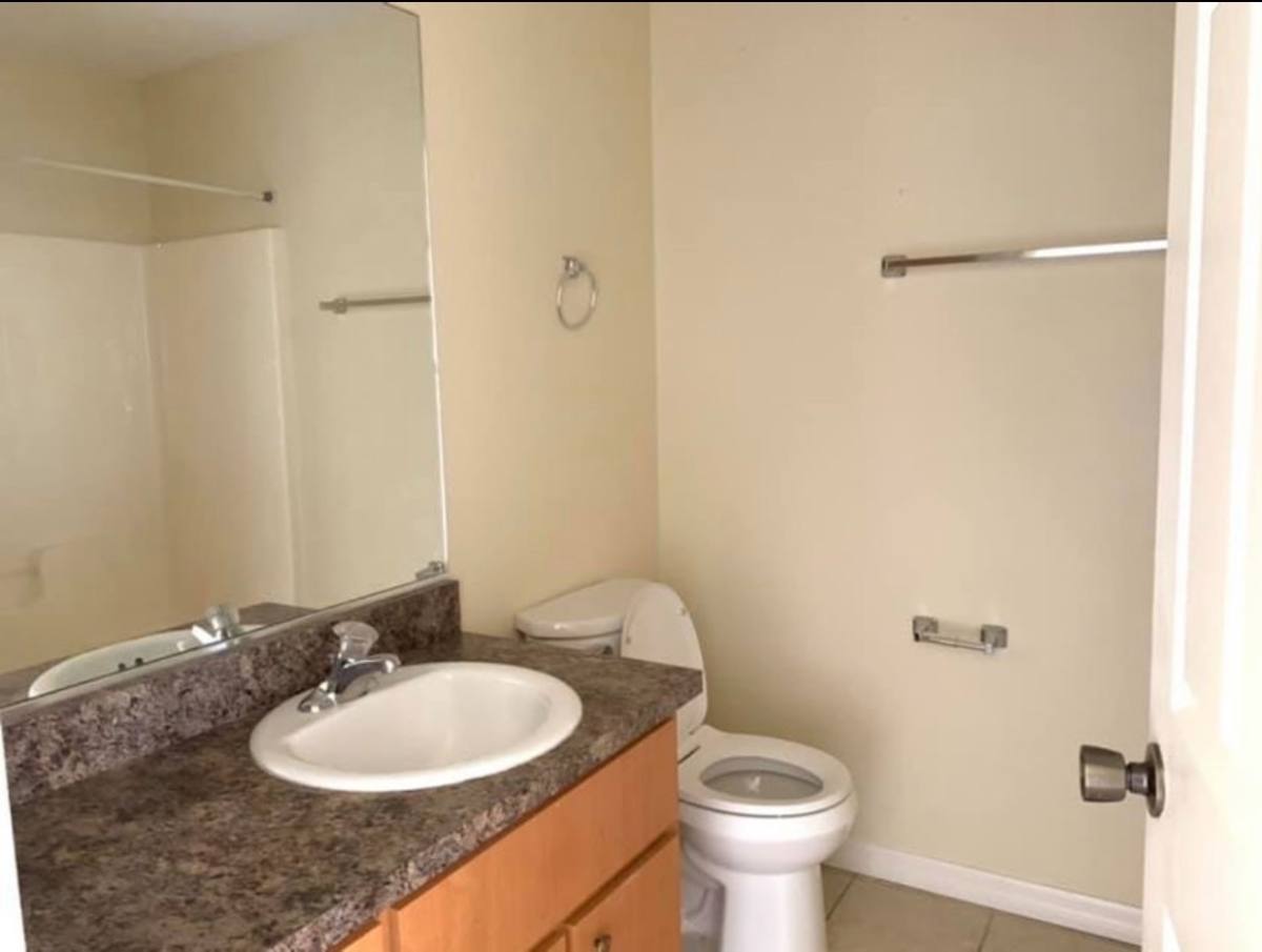 Apartment for rent at 1007 57th Ave W, Bradenton, FL 34207