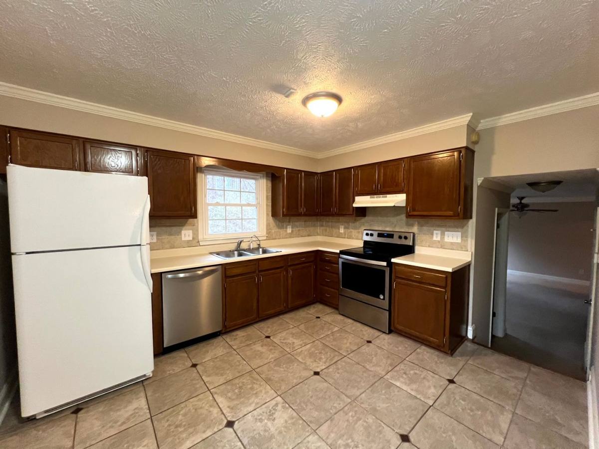 House for rent at 1233 Wilderness Dr, Spring Lake, NC 28390