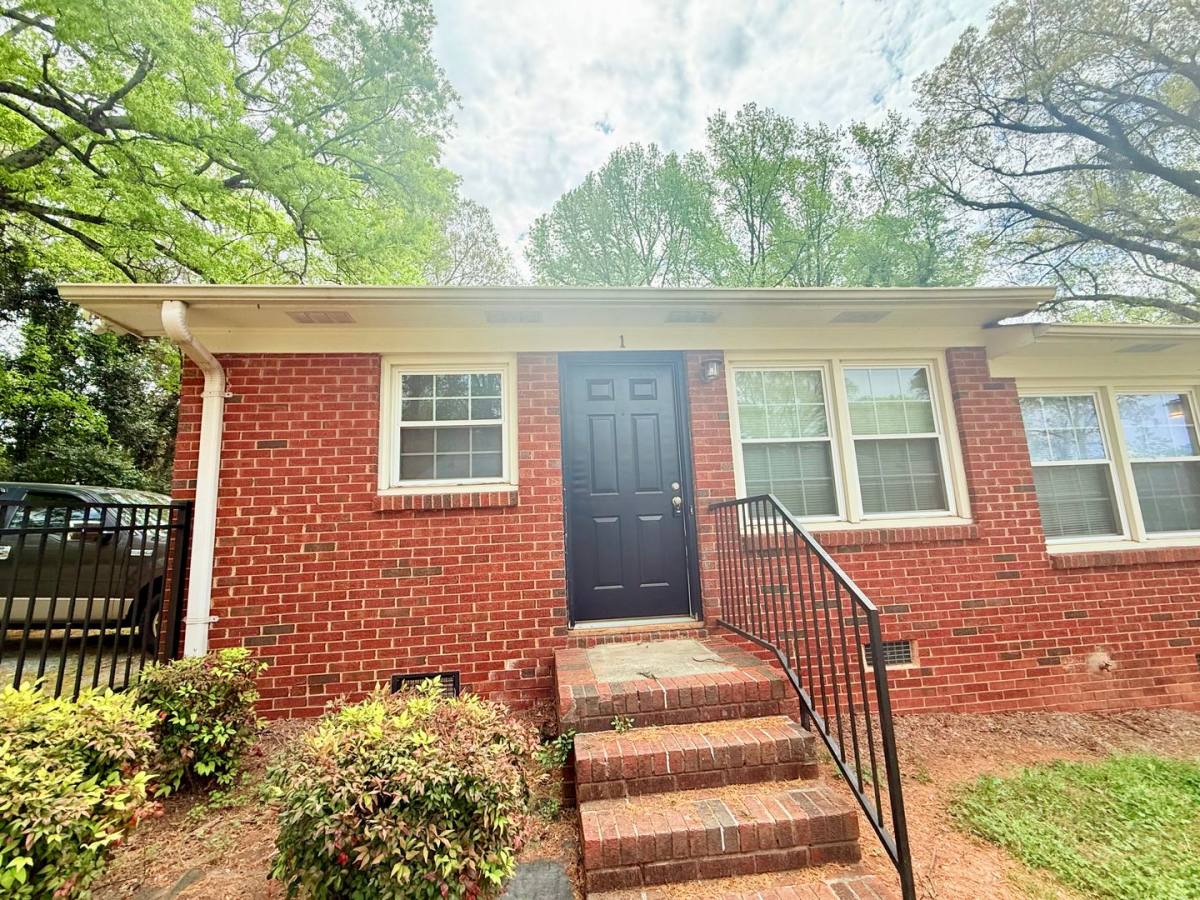 Apartment for rent at 3436 Washburn Ave, Charlotte, NC 28205