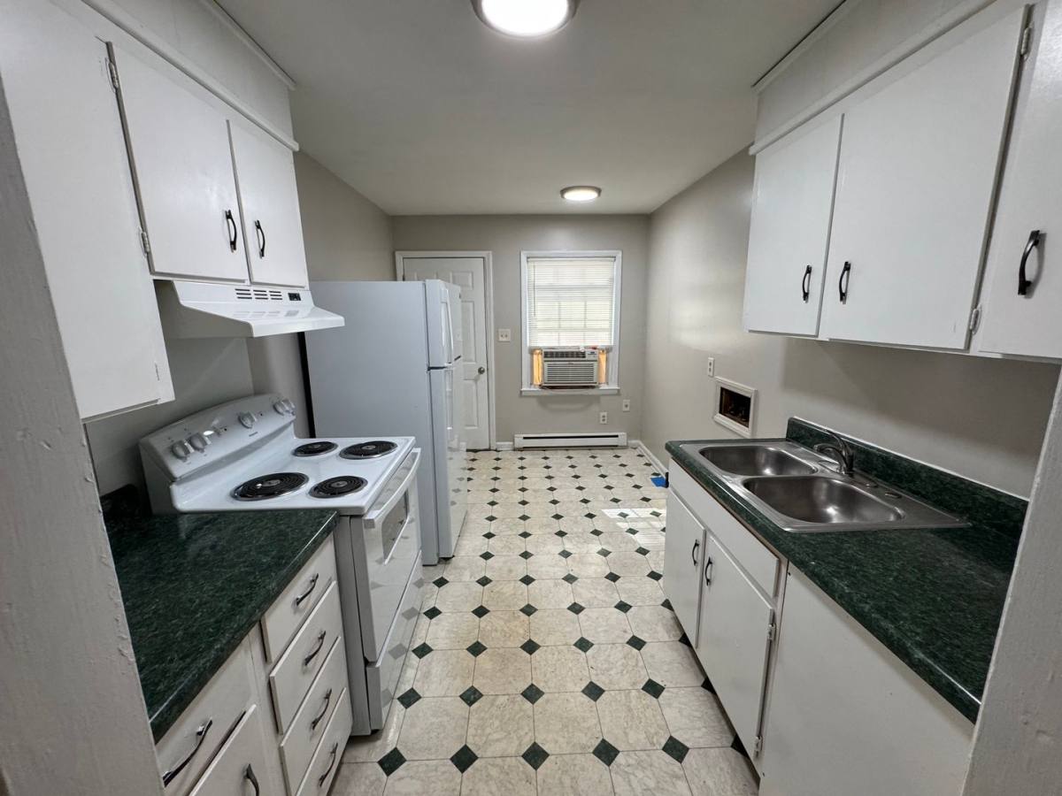 Apartment for rent at 3436 Washburn Ave, Charlotte, NC 28205