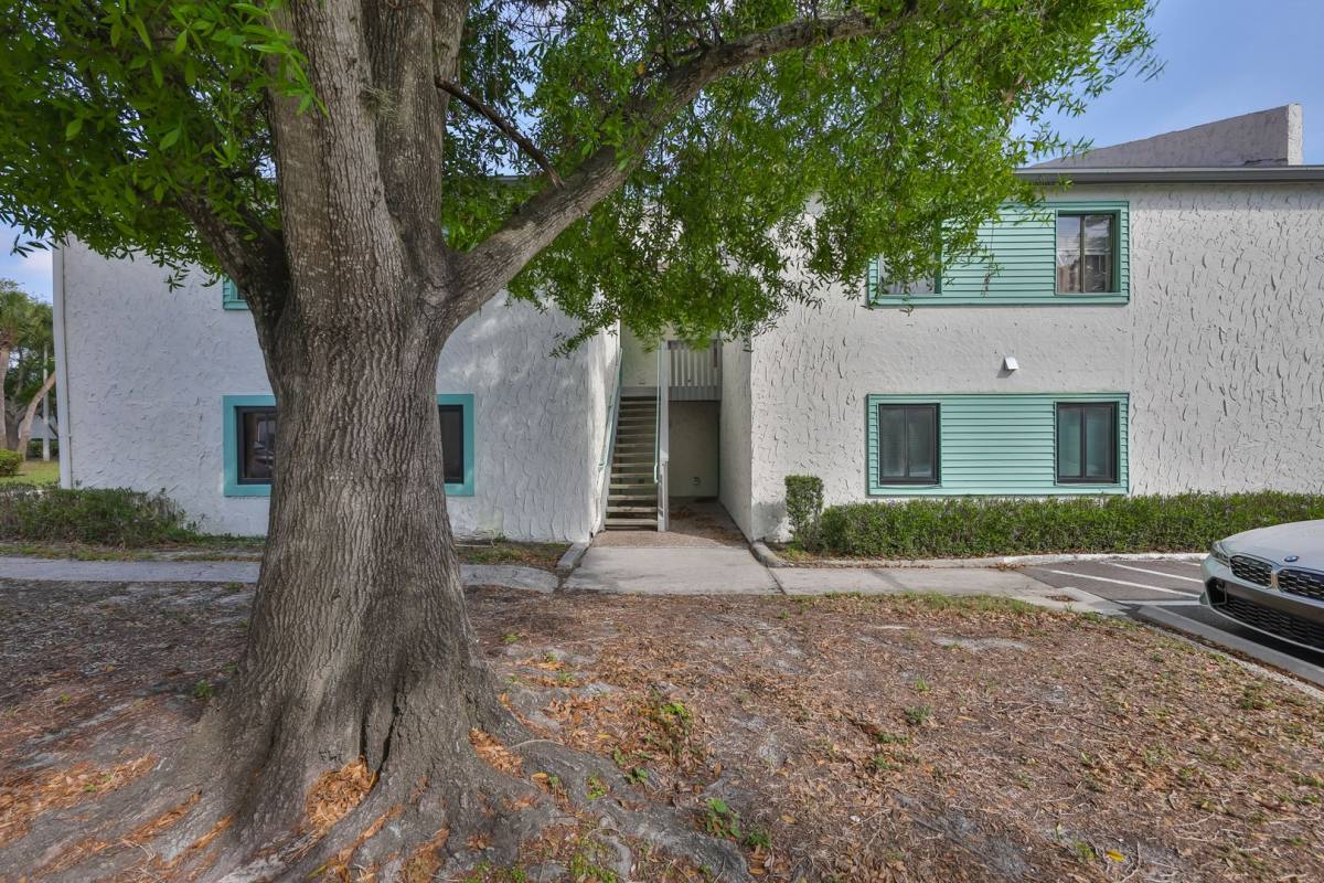Apartment for rent at 11502 7th Lane N, Saint Petersburg, FL 33716