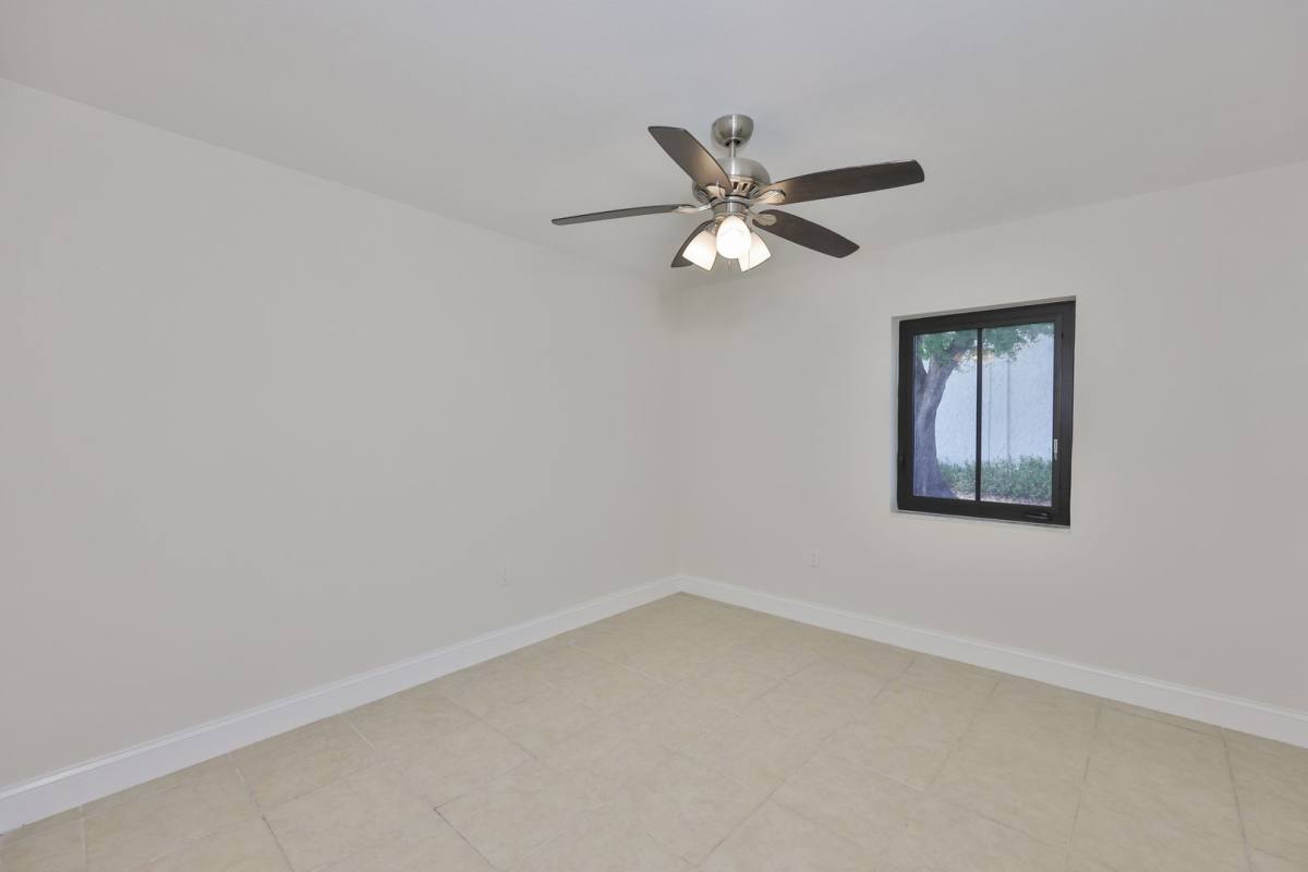 Apartment for rent at 11502 7th Lane N, Saint Petersburg, FL 33716
