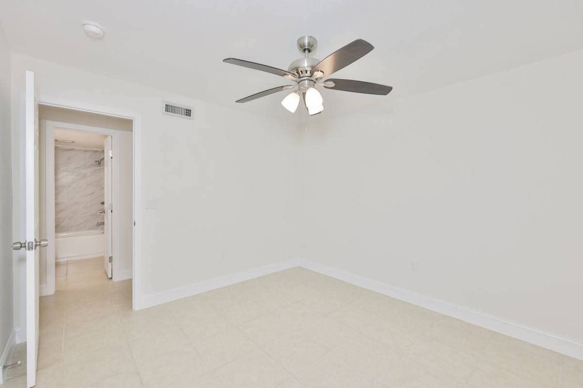 Apartment for rent at 11502 7th Lane N, Saint Petersburg, FL 33716