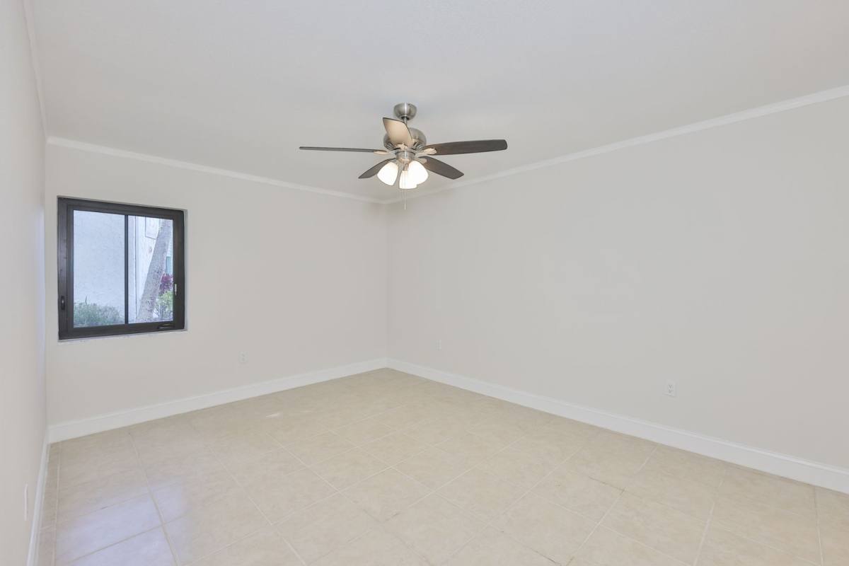 Apartment for rent at 11502 7th Lane N, Saint Petersburg, FL 33716