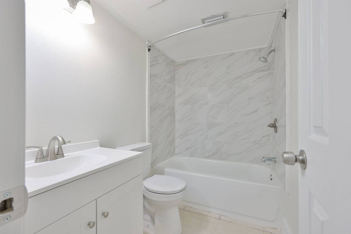 Apartment for rent at 11502 7th Lane N, Saint Petersburg, FL 33716