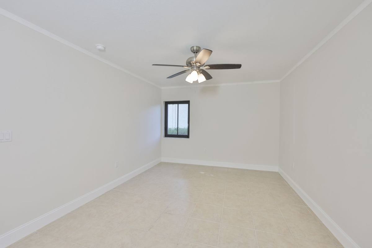 Apartment for rent at 11502 7th Lane N, Saint Petersburg, FL 33716