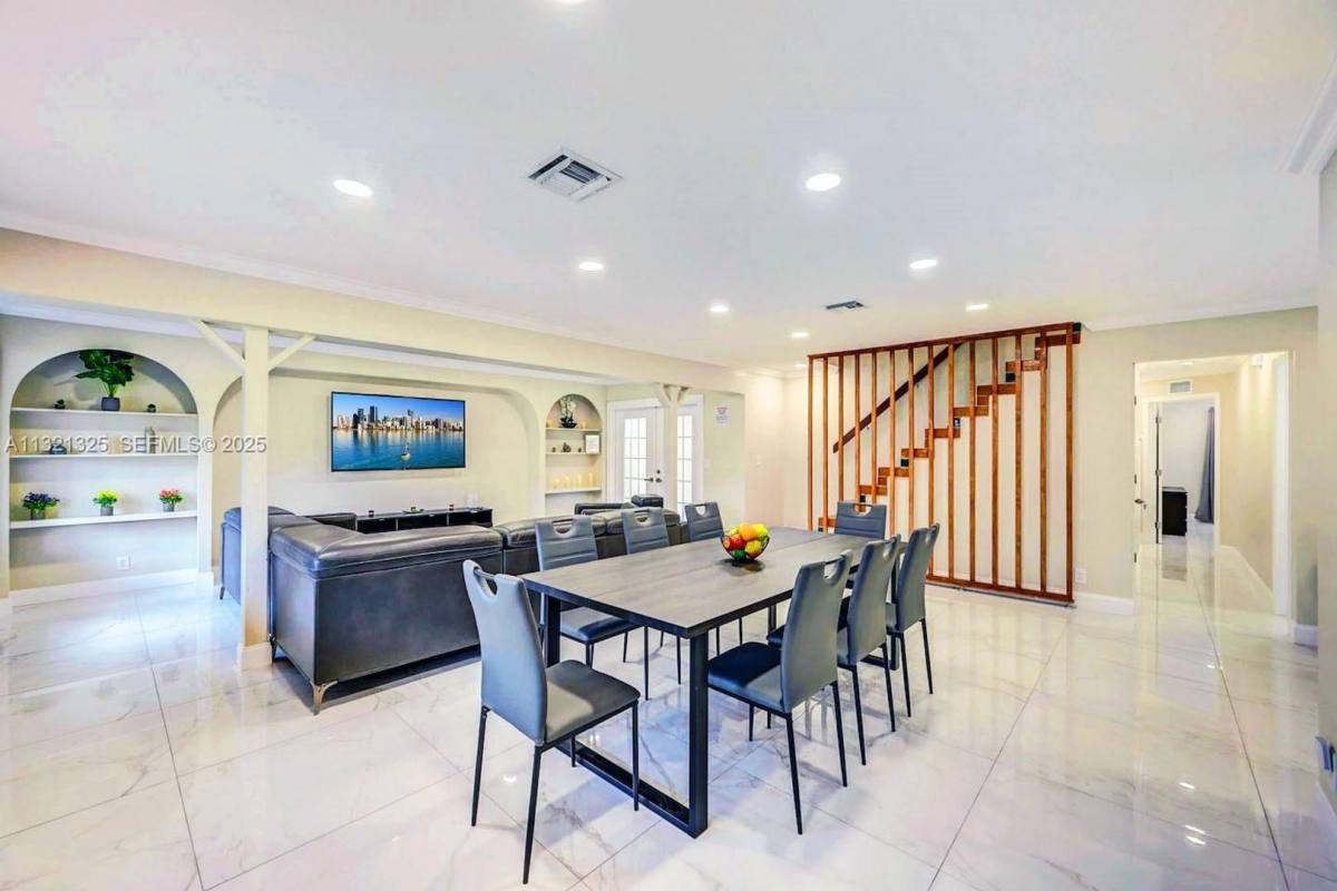 House for rent at 1020 N 13th Terrace, Hollywood, FL 33019