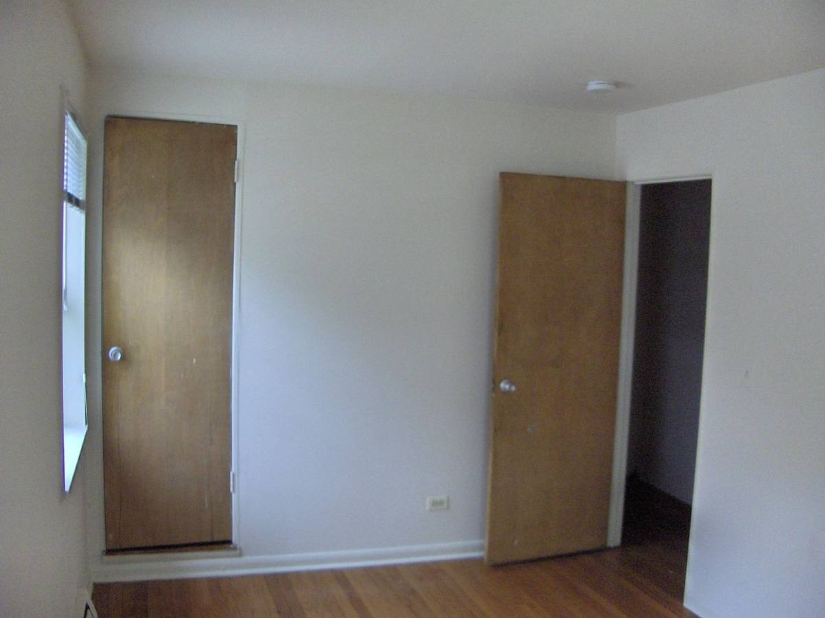 Apartment for rent at 2113-15 Darrow Ave, Evanston, IL 60201