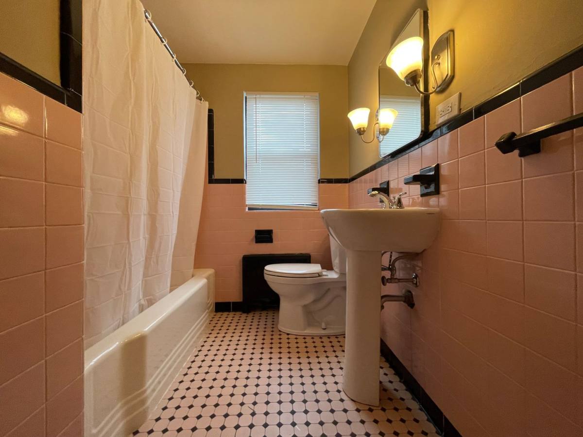 Apartment for rent at 622-632 Snelling Ave S, Saint Paul, MN 55116
