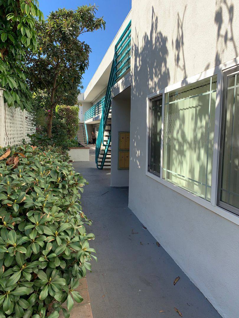 Apartment for rent at 319 Concord St, Glendale, CA 91203