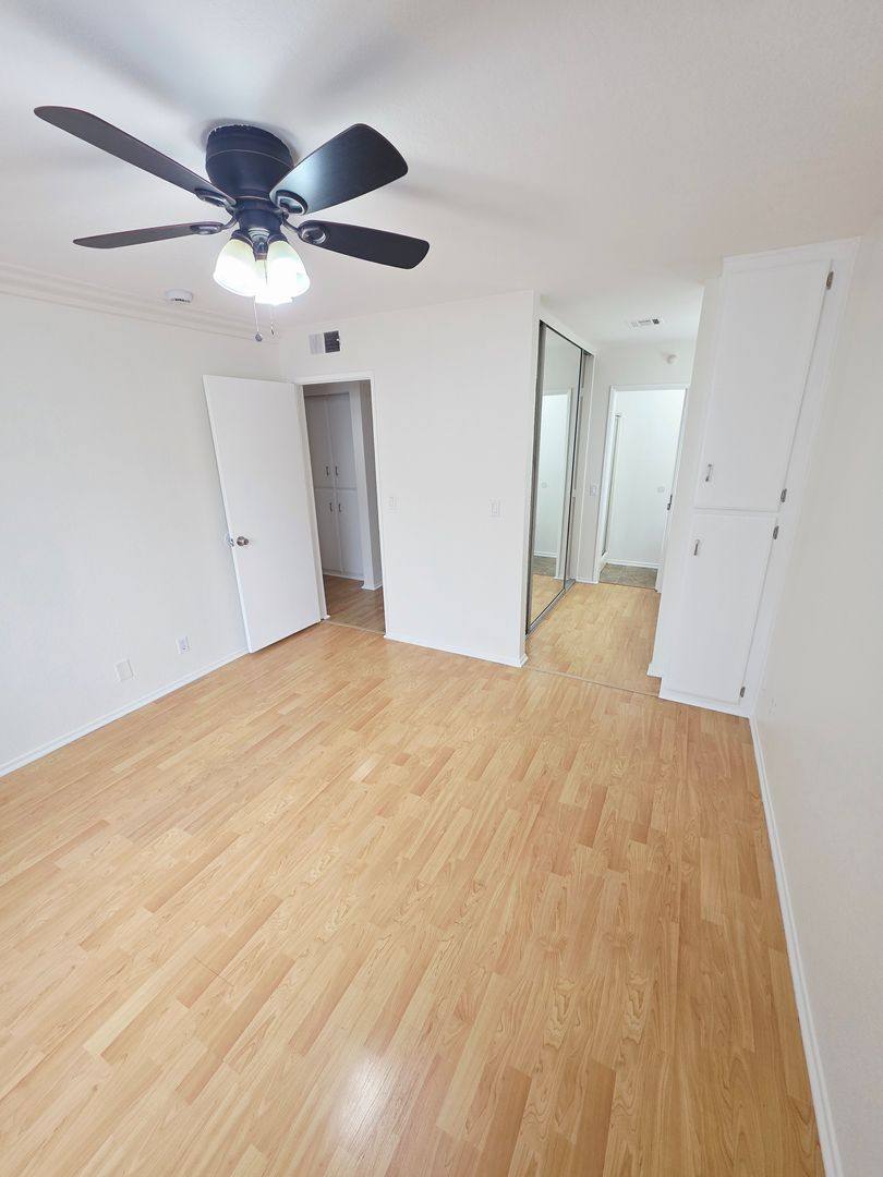 Apartment for rent at 319 Concord St, Glendale, CA 91203