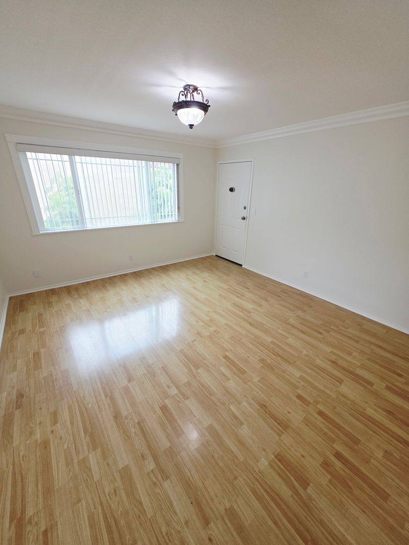 Apartment for rent at 319 Concord St, Glendale, CA 91203