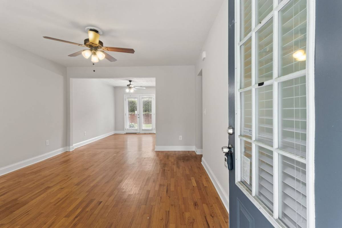 Apartment for rent at 565 N Ave, Gainesville, GA 30501