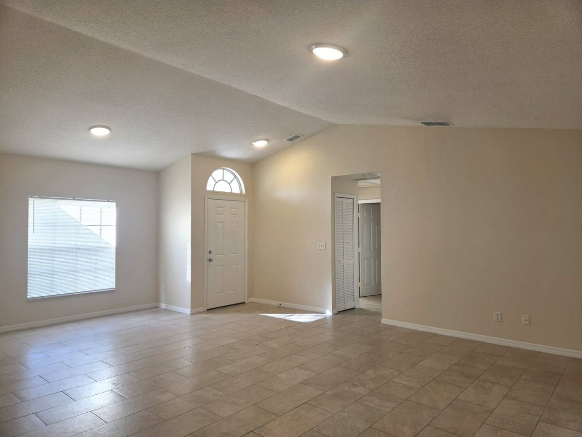 House for rent at 4025 E Cardinal Pines Dr, Mascotte, FL 34753