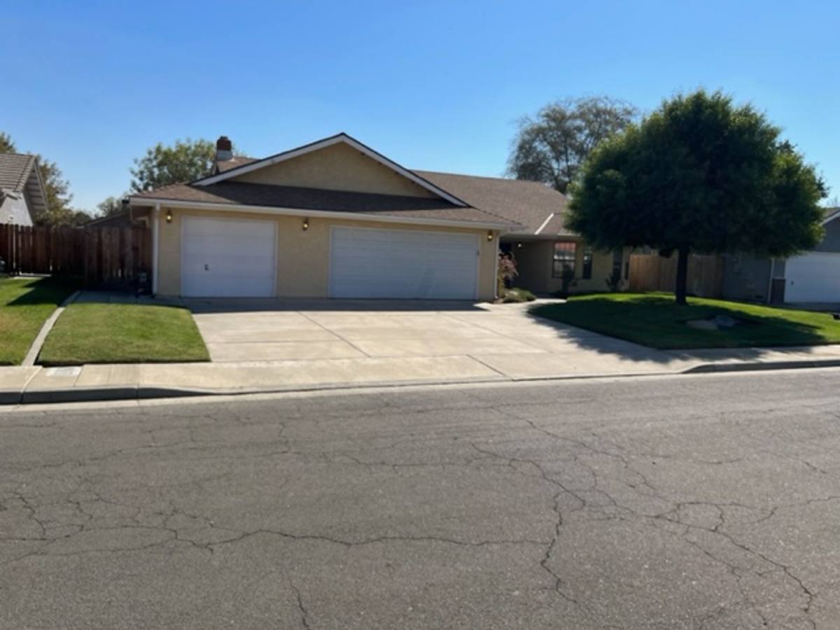 House for rent at 2427 Cherrywood Court, Hanford, CA 93230