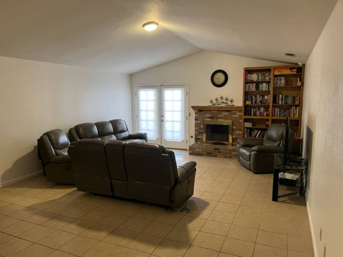 House for rent at 2427 Cherrywood Court, Hanford, CA 93230