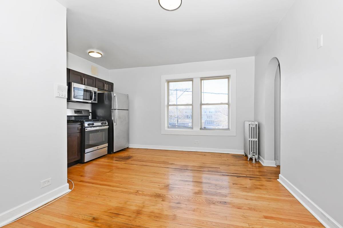 Apartment for rent at 4344 S Ellis Ave, Chicago, IL 60653