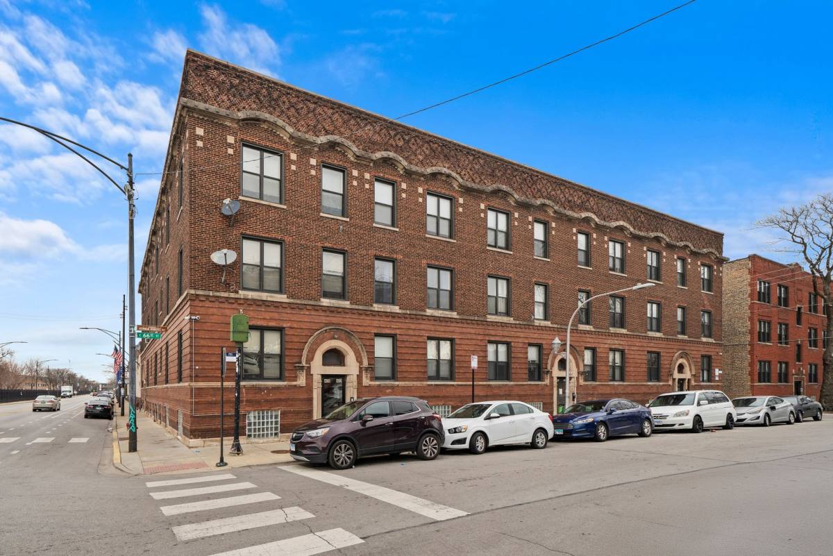Apartment for rent at 6553 S Martin Luther King Dr, Chicago, IL 60637