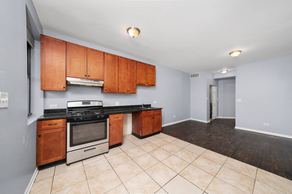 Apartment for rent at 6553 S Martin Luther King Dr, Chicago, IL 60637